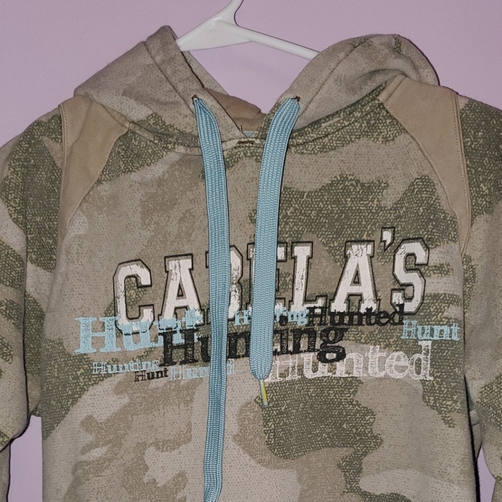 Cabela's sweatshirt